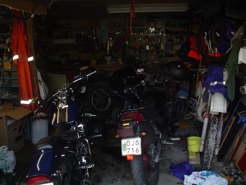 2008-05-31 18-52-29.JPG - Mmmmysigt garaget fullt med hojjar